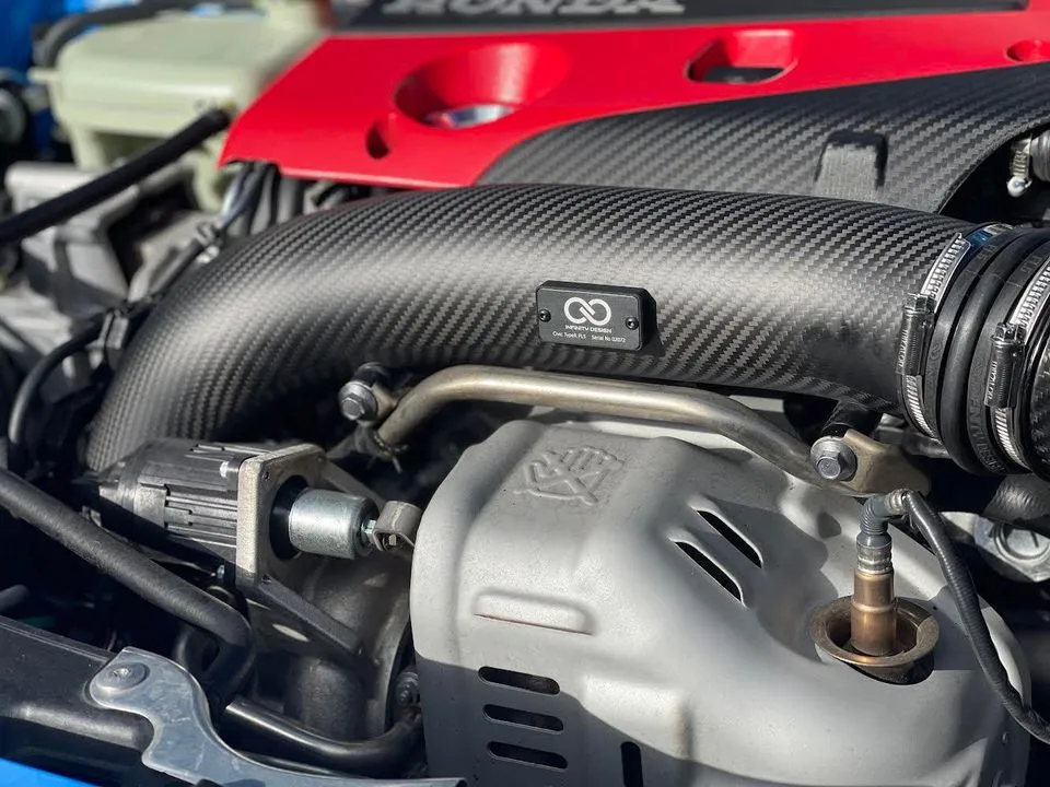 #3 Infinity Design INF-TYPER-TI-M Впускний патрубк турбіни Honda Civic Type R FL5 (матовий карбон) #3 Infinity Design INF-TYPER-TI-M Впускний патрубк турбіни Honda Civic Type R FL5 (матовий карбон)