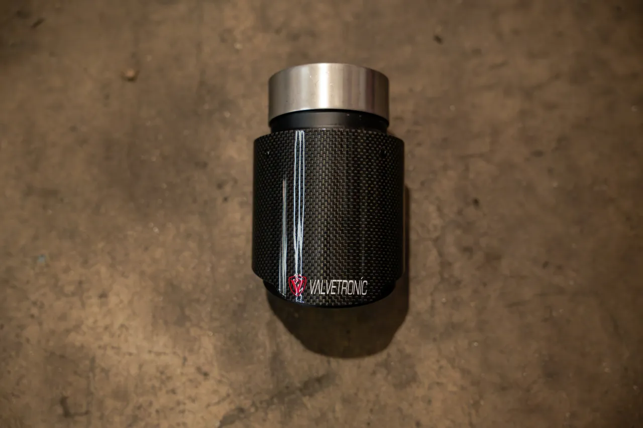 Valvetronic Designs 4,0-дюймові вихлопні насадки (Карбон)